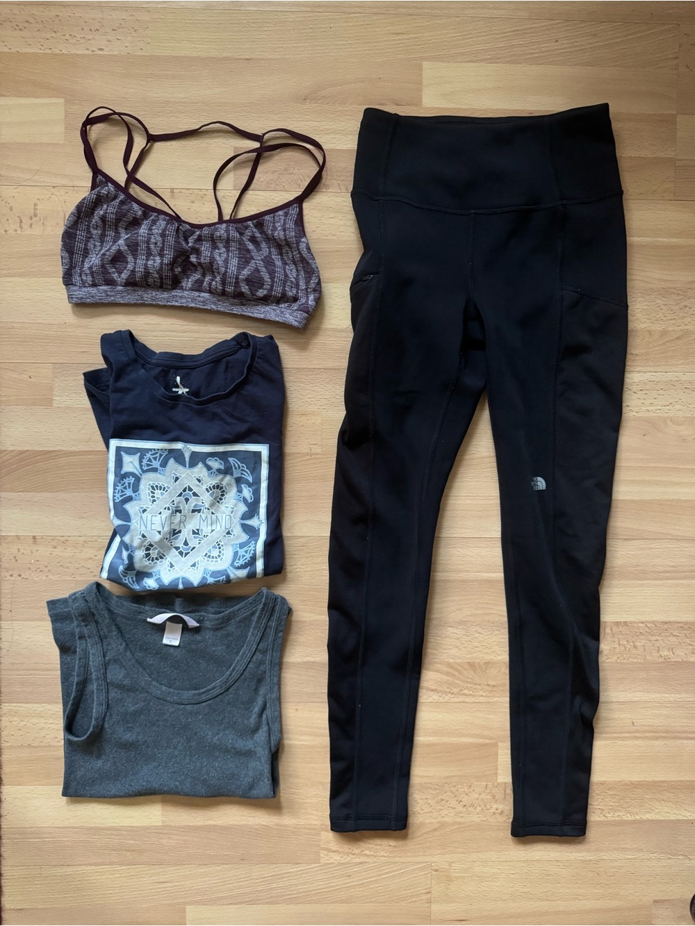 Bundle of 4 yoga/workout set, VS, the north face, Size: S/2/XS
